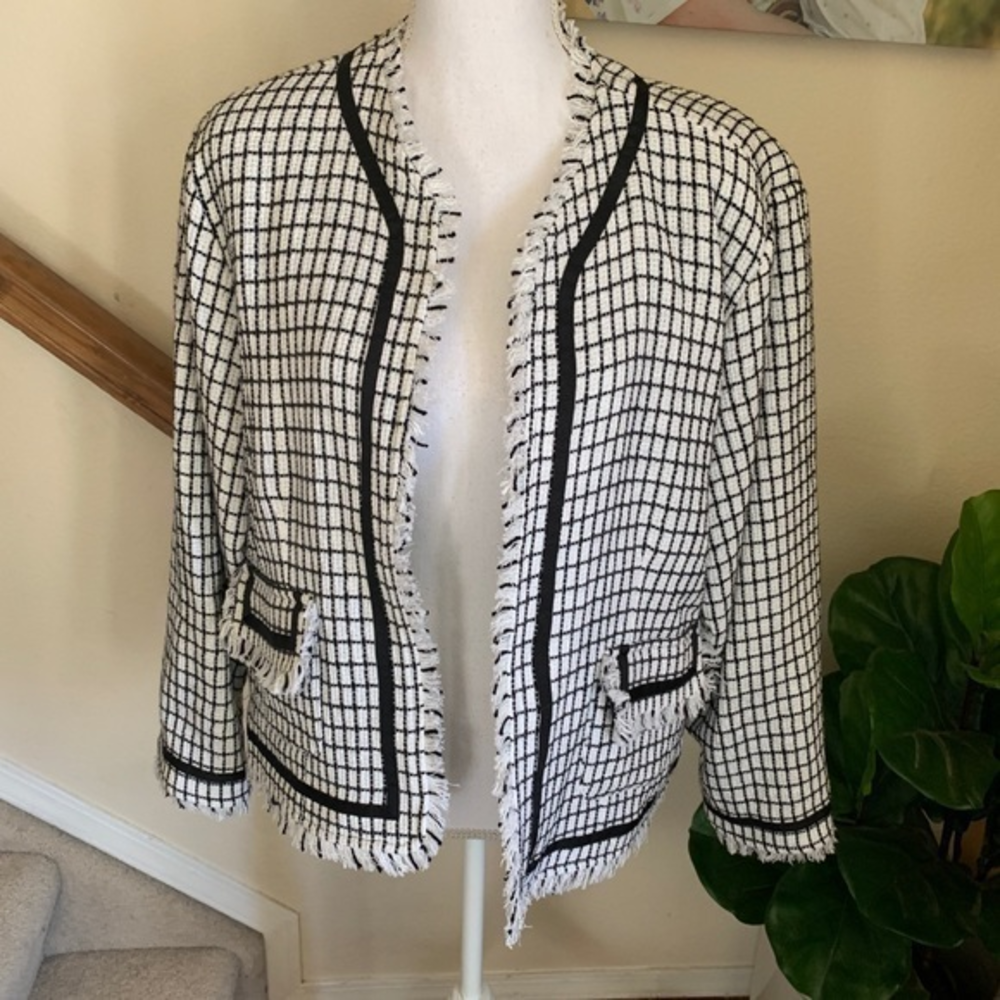 Chico’s‎ White & black windowpane career blazer jacket Size 3 NWT
